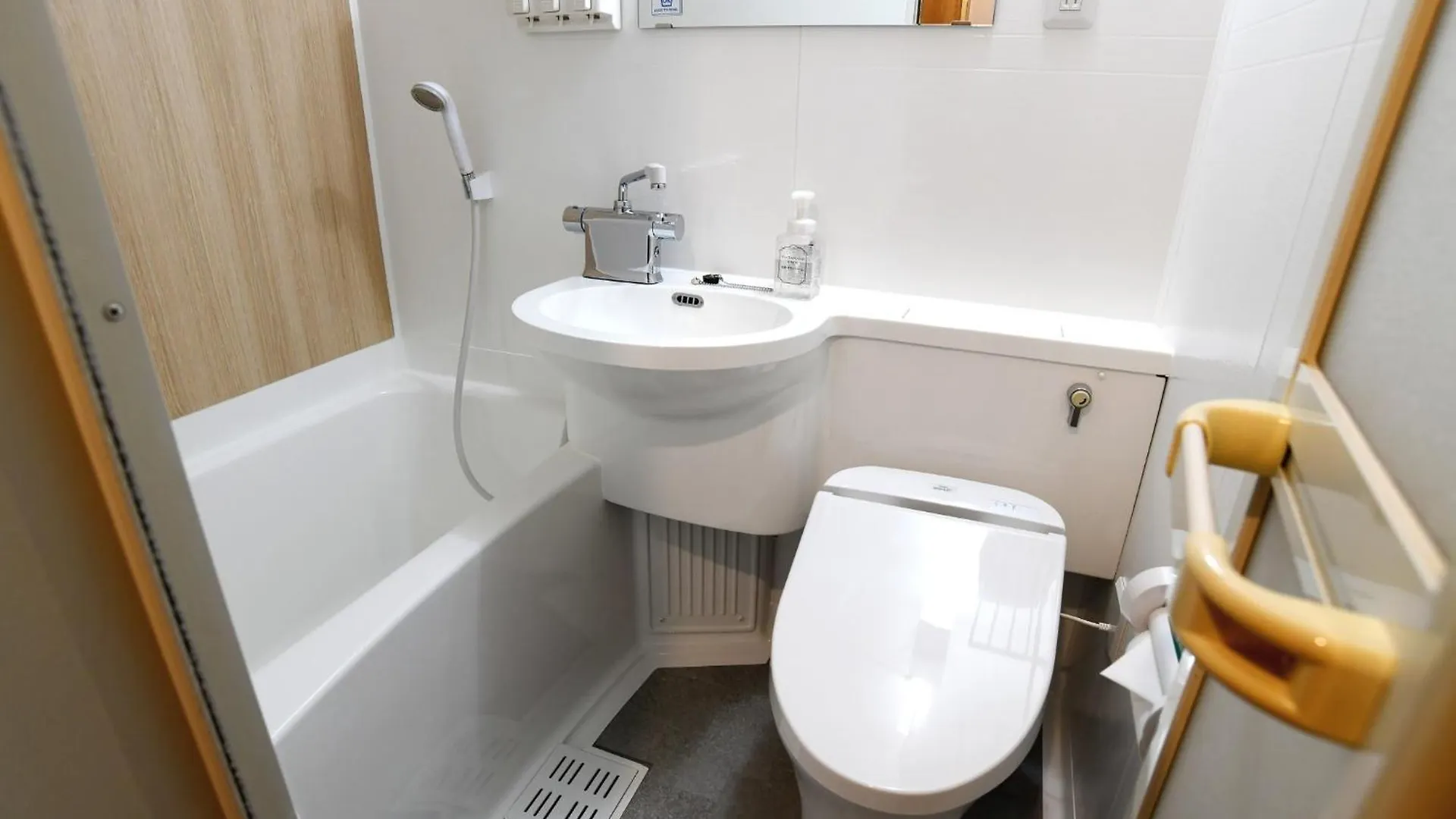R&B Hotel Otsuka Eki Kitaguchi - Vacation Stay 14225V Tokyo
